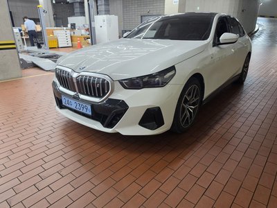 2025 BMW I5 照片 1