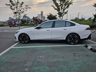 2025 BMW I5 — фото 2