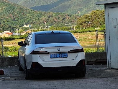 2025 BMW I5 — фото 4