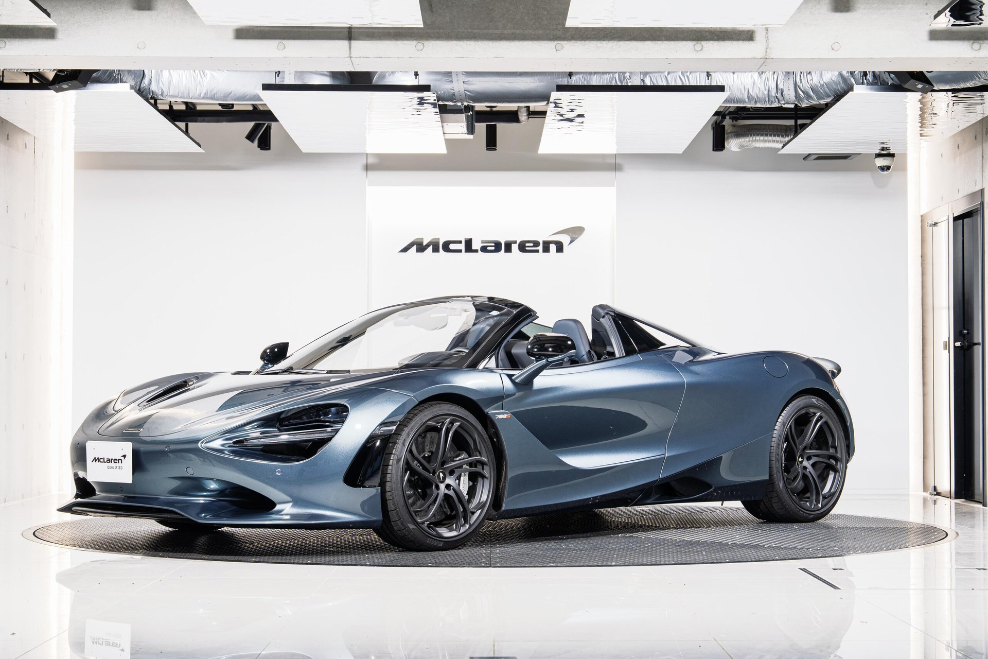 MCLAREN 750S SPIDER - View 1