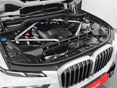 BMW X7 - 7