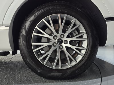 2025 Genesis GV80 photo 8