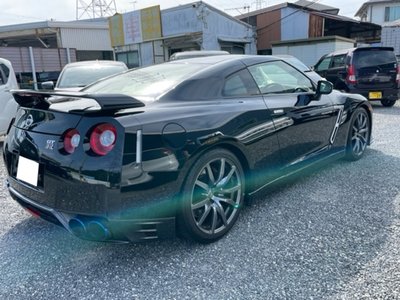 NISSAN GT-R - 4