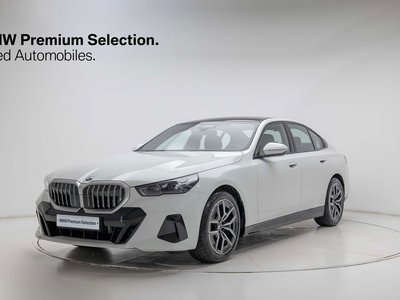 2025 BMW 5 SERIES photo 1