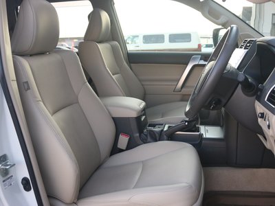 TOYOTA LAND CRUISER - 10