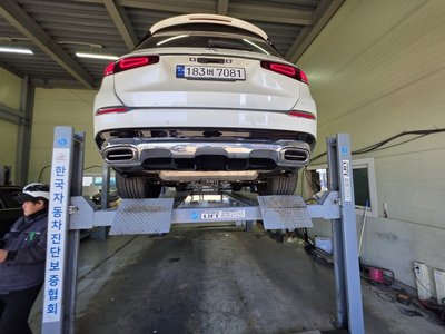 MERCEDES-BENZ GLS - 2