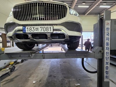 MERCEDES-BENZ GLS - 1