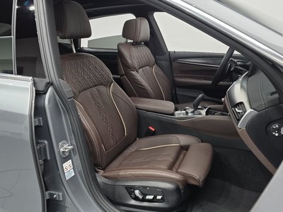 BMW 6 SERIES GT - 10