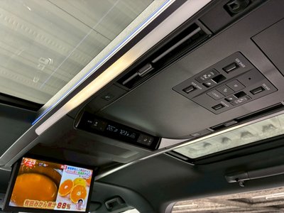 2025 Toyota ALPHARD — фото 3