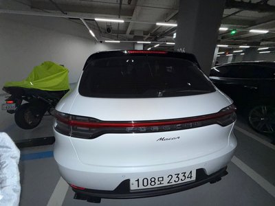 PORSCHE MACAN - 3
