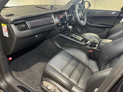 PORSCHE MACAN - 5