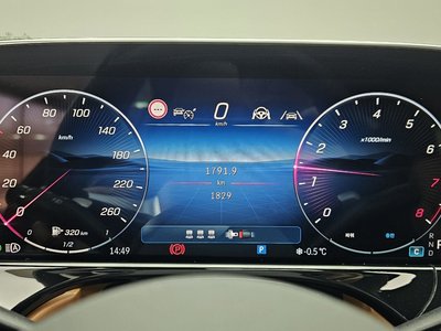 MERCEDES-BENZ E-CLASS - 8