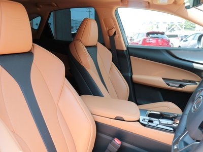 صورة 9 لـ 2024 Lexus NX
