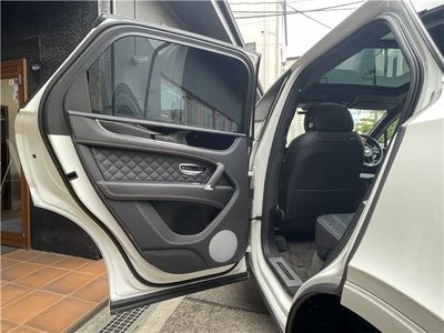 2019 Bentley BENTAYGA thumbnail 36