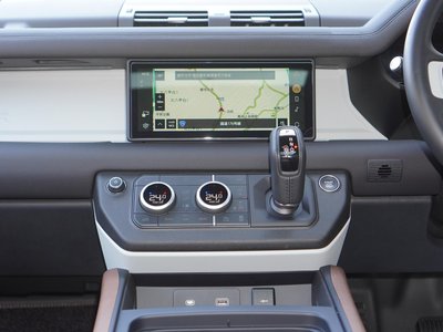 LAND ROVER DEFENDER - 5