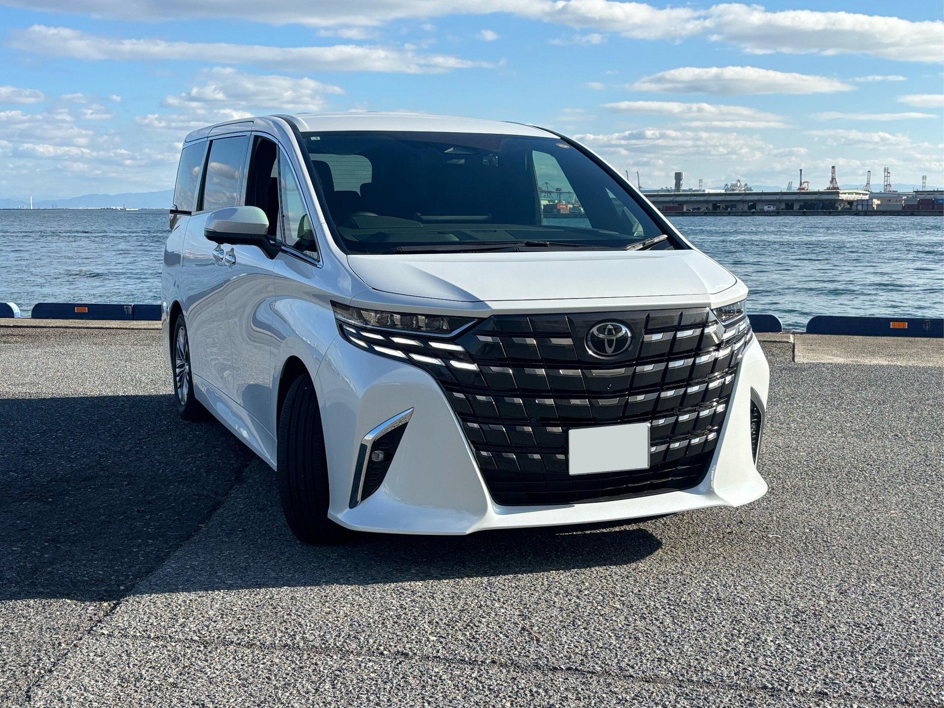 TOYOTA ALPHARD - View 1