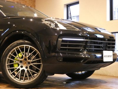 PORSCHE CAYENNE - 10