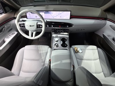 صورة 5 لـ 2024 Genesis GV70