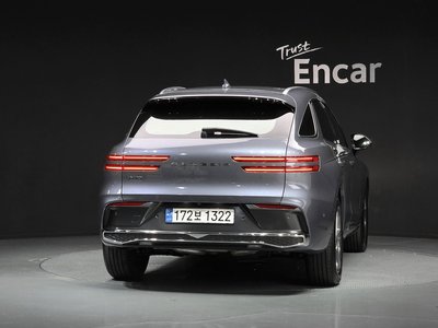 صورة 3 لـ 2024 Genesis GV70