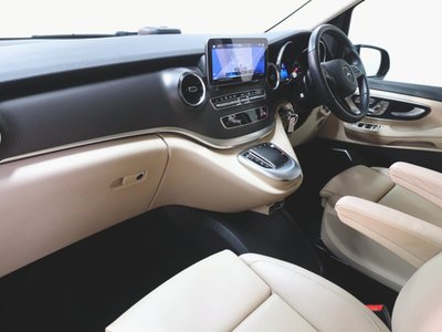 2023 Mercedes-BENZ V-CLASS — миниатюра 11