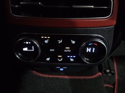 2021 Genesis GV70 thumbnail 25
