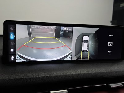 2021 Genesis GV70 thumbnail 22