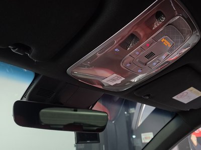 2021 Genesis GV70 thumbnail 31