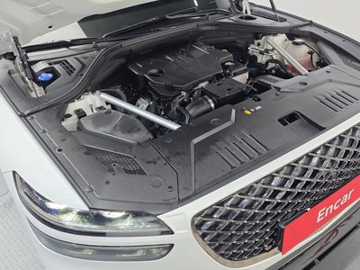 صورة 7 لـ 2021 Genesis GV70