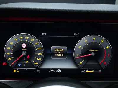 MERCEDES-BENZ E-CLASS - 8