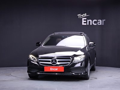 MERCEDES-BENZ E-CLASS - 2