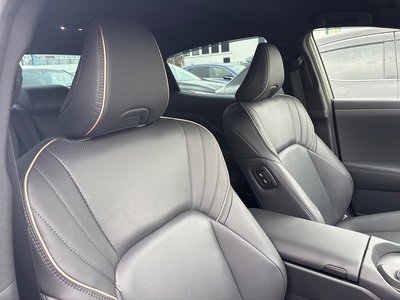 TOYOTA CROWN CROSSOVER - 10