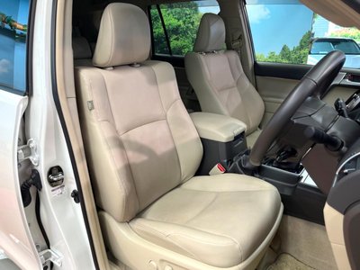 TOYOTA LAND CRUISER PRADO - 10