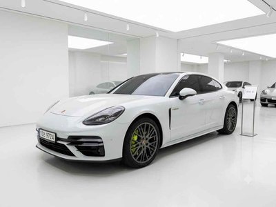 صورة 1 لـ 2024 Porsche PANAMERA