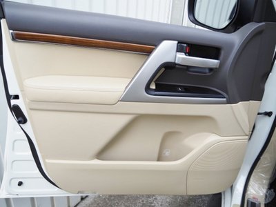 2017 Toyota LAND CRUISER 200 缩略图 52