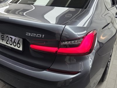 صورة 10 لـ 2021 BMW 3 SERIES