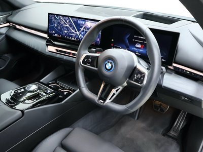 BMW I5 TOURING - 4