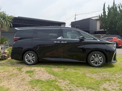 2026 Toyota ALPHARD photo 5
