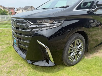 2026 Toyota ALPHARD photo 8