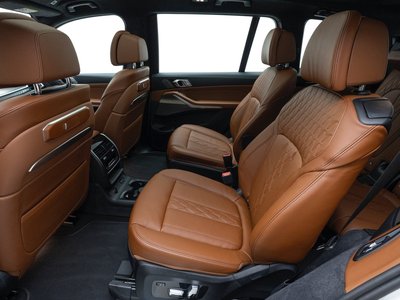 2025 BMW X7 照片 10