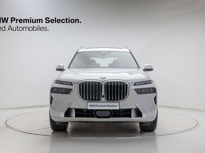 2025 BMW X7 照片 2