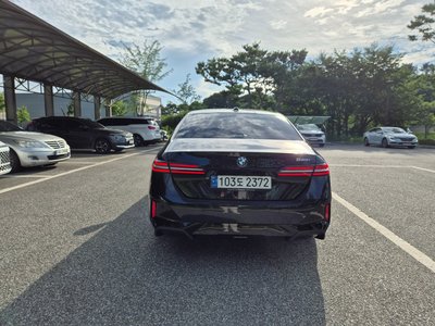 2024 BMW 5 SERIES photo 4