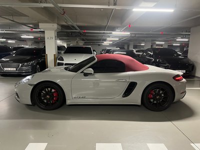PORSCHE 718 BOXSTER - 4