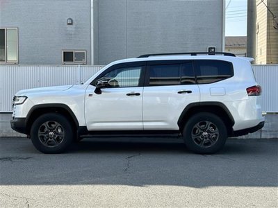 TOYOTA LAND CRUISER 300 - 5