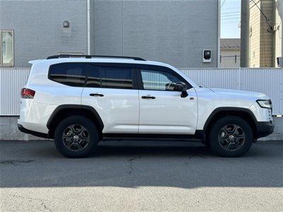 TOYOTA LAND CRUISER 300 - 6