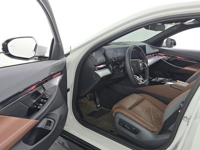 2025 BMW 5 SERIES thumbnail 13