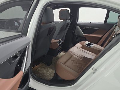2025 BMW 5 SERIES thumbnail 18
