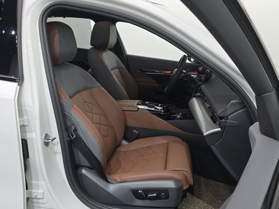 2025 BMW 5 SERIES thumbnail 16