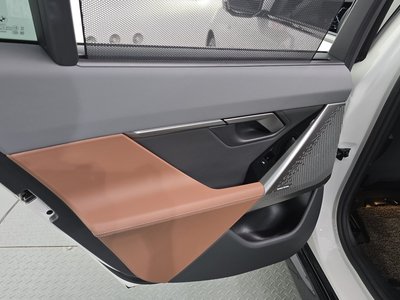 2025 BMW 5 SERIES thumbnail 15