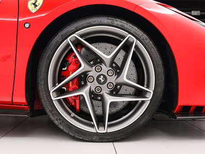 FERRARI F8 TRIBUTO - 9