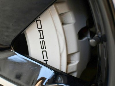 صورة 16 لـ 2021 Porsche TAYCAN